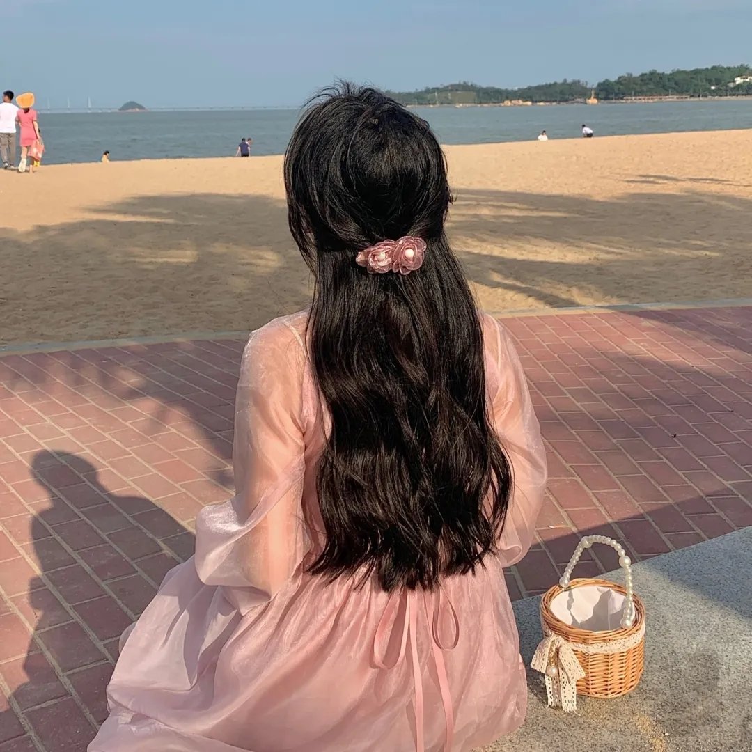 燕子与鹦鹉